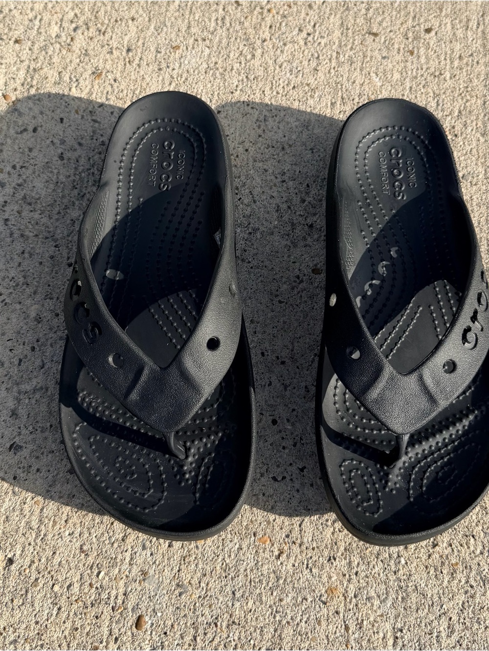 CROCS Black Unisex Foam Flip Sandals women size 6